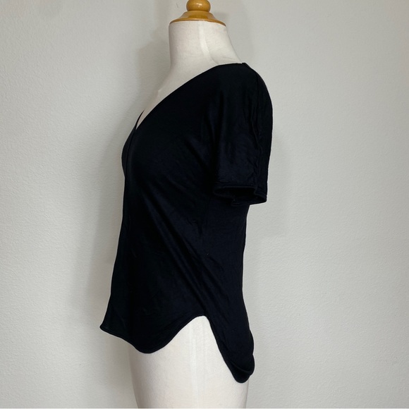 Banana Republic Black V Neck Soft T-Shirt Size XSP - Picture 3 of 13